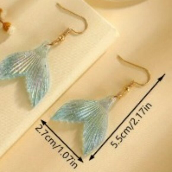 Mermaid Tail Dangle Earrings: Shimmering Acrylic Drops in Soft Pastels - Picture 4 of 8